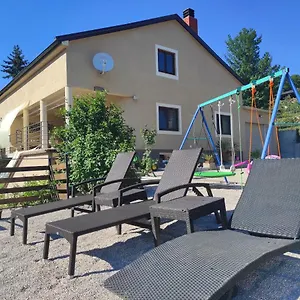 https://haus-natura.primorje-gorskikotar.com