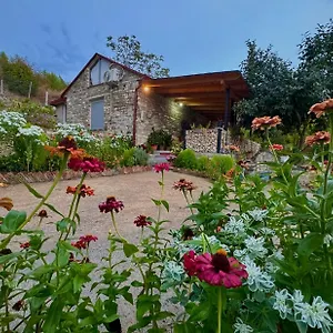 Hébergement de vacances Stone House, Kelcyre